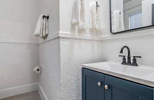 Downtown St. Petersburg Apartment | Satoshi Hideout Living