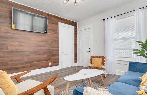 Downtown St. Petersburg Apartment | Satoshi Hideout SOL