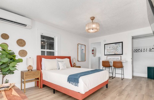 Downtown St. Petersburg Apartment | Satoshi Hideout SOL