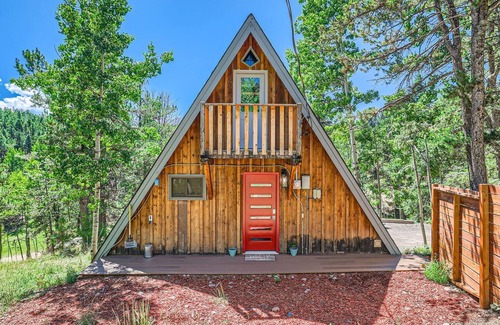 Woodland Park Apartment | Sauna Firepit King Bed Close to Skiing