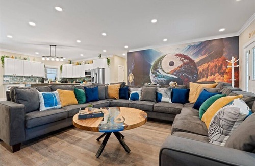 Massanutten Cabin | Sauna - Hot Tub - Theater - Arcade - Family Fun