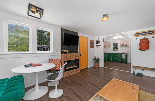 Brevard House | Sauna+Walk downtown + Close to National Forest + Brevard Music Center + king bed
