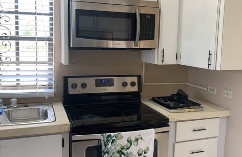 Nassau Villa | Saunders Beach Manor equipped with Pool and Cabana: 3 Bedroom/3.5 Bathroom