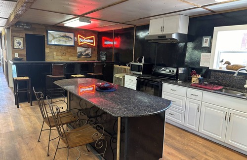 Venice Boat Rental | Sausalito South- Spacious, Comfortable, and Clean Houseboat