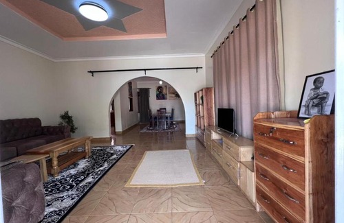 Kampala House | Sauti Explorers Villas