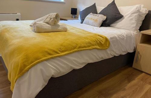 Watford Apartment | SAV 1 Bed Flat Grd Floor Near Watford Town Centre