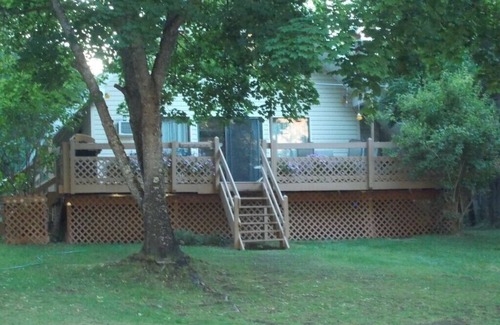 Troy House | Savage Lake Lodge. Waterfront/Waterfalls 3BD/2BA Sleeps 10+