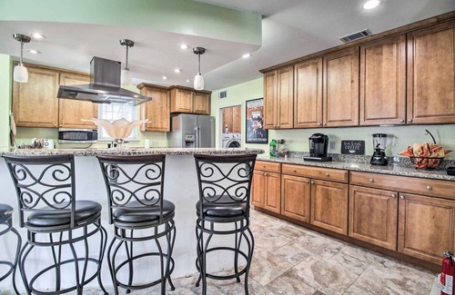 Savannah House | Savannah Escape ~ 11 Mi to Historic District!