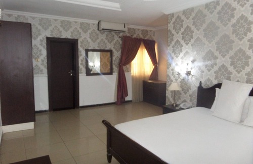 Gwarinpa Estate Hotel | Savannah Suite Hotel Garden Gwarinpa