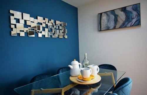Brislington Apartment | Savoy Court - Free Parking