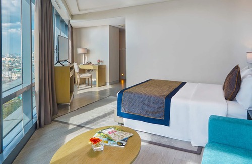 Pasay Hotel | Savoy Hotel Manila near NAIA Terminal 3 MNL