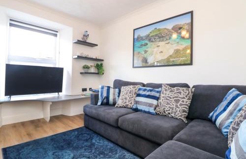 Mullion Apartment | Savoy View