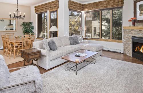 Vail House | Savoy Villas 2D Condo