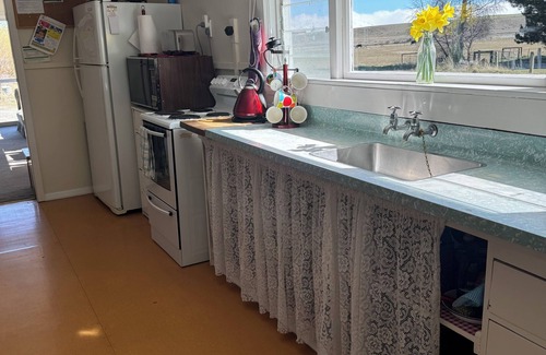 Lake Tekapo Other | Sawdon - Shearing Farm Cottage. Basis Kiwi Holiday accommodation.