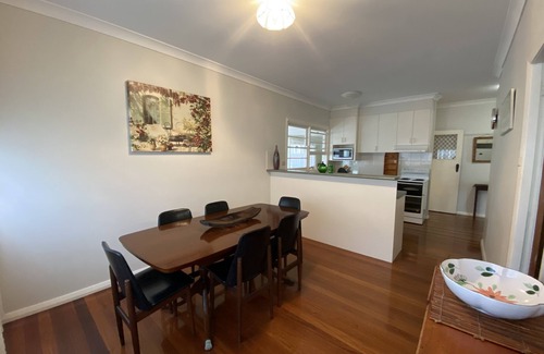 Sawtell House | Sawtell Cottage Entire house excludes garagen