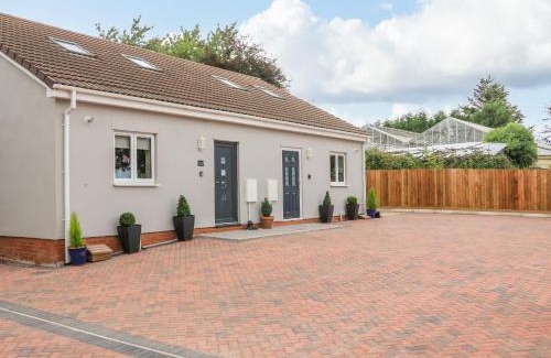 Dawlish House | Sawtons Cottage 1
