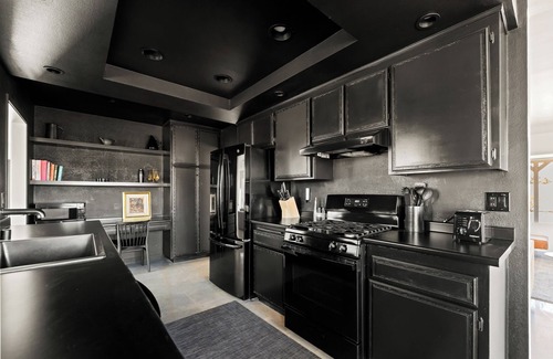 Pioneertown House | Sawtooth House - Hot tub - Views - Yoga Space