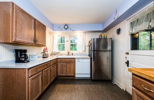 Sawyer Cottage | Sawyer Retreat With Private Heated Pool!