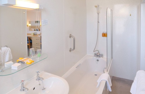 Whitby Hotel | Saxonville Hotel