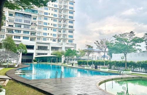 Bandar Puchong Jaya Apartment | SC 1-10pax 2Room Sky pod Puchong IOI Mall 5Bed LRT