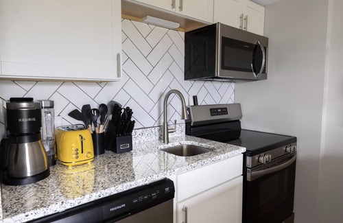 Snowshoe Condo | SC 2204 Completely Renovated Studio, Bright Winter Escape!