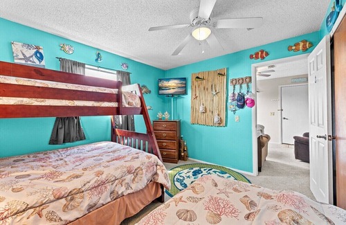 Horseshoe Beach Apartment | Scallop, fishing, shrimping and complimentary Golf Cart. and have Ice machine