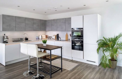 Stratford Apartment | Scandi Style Flat in London with Private Terrace