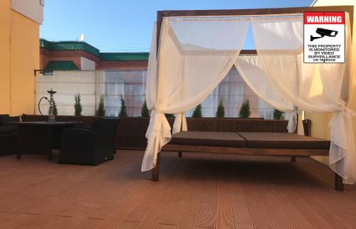 Sukhinovka Apartment | Scandik Apartment Terrace
