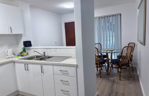 Scarborough Apartment | Scarborough & Absolutely Beachfront
