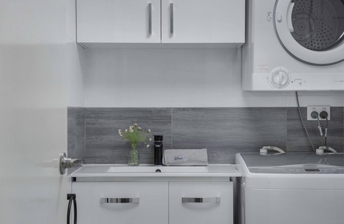Scarborough Apartment | Scarborough Escape