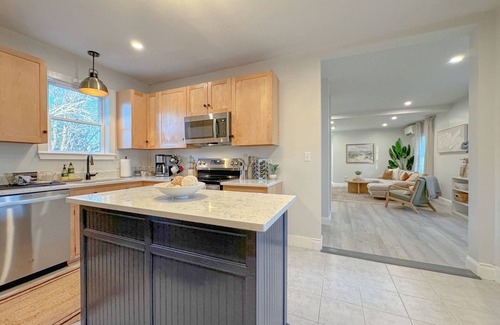 Scarborough House | Scarborough Shores Escape - 4 bedroom home close to Portland