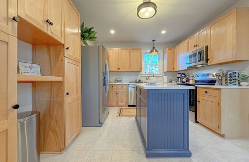 Scarborough House | Scarborough Shores Escape - 4 bedroom home close to Portland