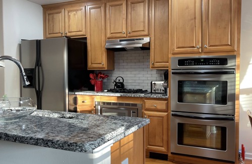 Ellenwood House | Scarlet Manor Atlanta Accessible Ranch Style, Basketball Court Home Gym