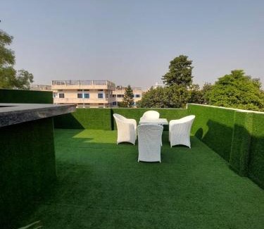 Zirakpur House | Scarlet stay by Cama villa
