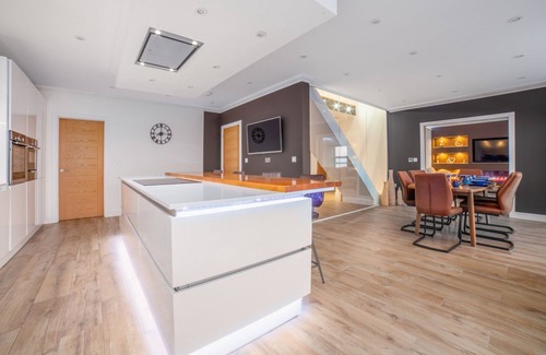 Castletown House | Scarlett View - a holiday cottage that sleeps 8 guests in 4 bedrooms