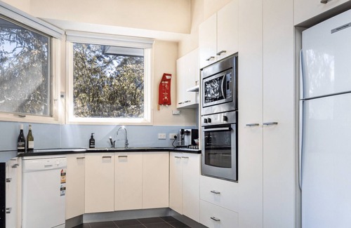 Thredbo Ski Chalet | Scarsdale a stunning chalet