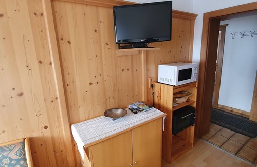 Gerlosbergeben Apartment | Scenic Apartment in Zell am Ziller-Gerlosberg with Garden