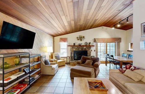Incline Village House | Scenes of Evergreens