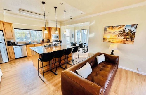 Northeast Reno House | Scenic,10 Guests,7 Beds 4036
