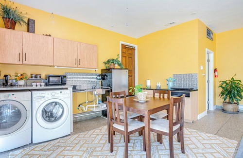 Aurora Apartment | Scenic Aurora Studio on 3 Acres: Easy 1-70 Access