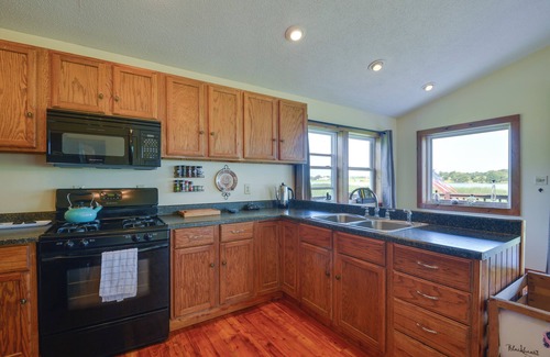 Cape Vincent House | Scenic Cape Vincent Retreat: Walk to Marina!
