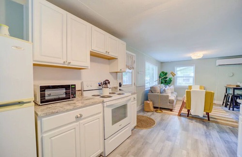 Muskegon Cottage | Scenic Drive Resort - Cabin #1