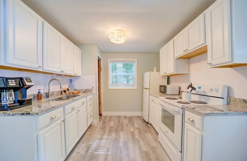Muskegon Cottage | Scenic Drive Resort - Cabin #1