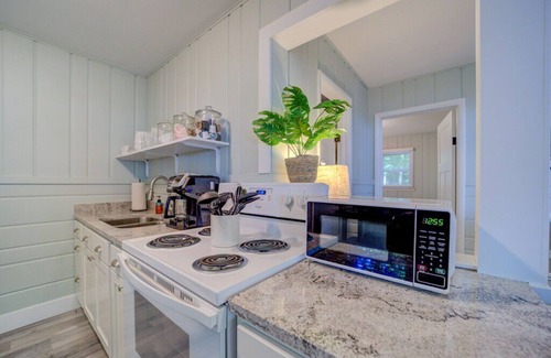 Muskegon Cottage | Scenic Drive Resort - Cabin #2