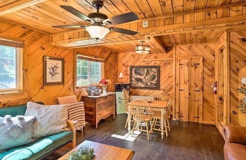 Durham Cabin | Scenic Durham Getaway < 8 Mi to Windham Mtn!