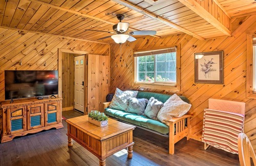 Durham Cabin | Scenic Durham Getaway < 8 Mi to Windham Mtn!