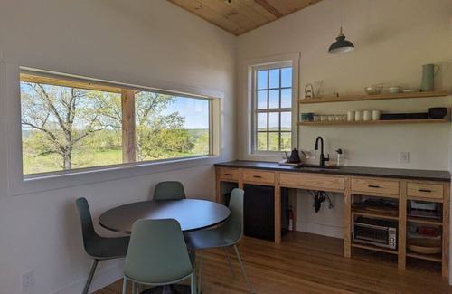 Frankfort Cabin | Scenic Highgrounds Modern Cabin - Chicory