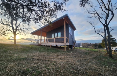 Frankfort Cabin | Scenic Highgrounds Modern Cabin - Chicory
