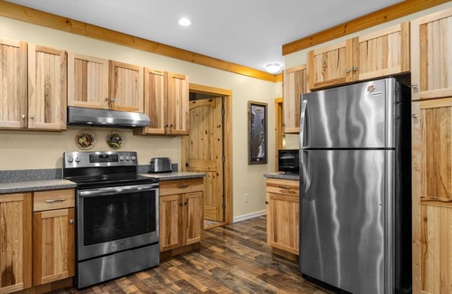 Whitefish Cabin | Scenic Log River View Cabin