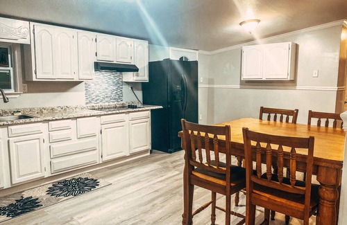 Cave Spring House | Scenic Mountain Views 4 Bed 2 Bath